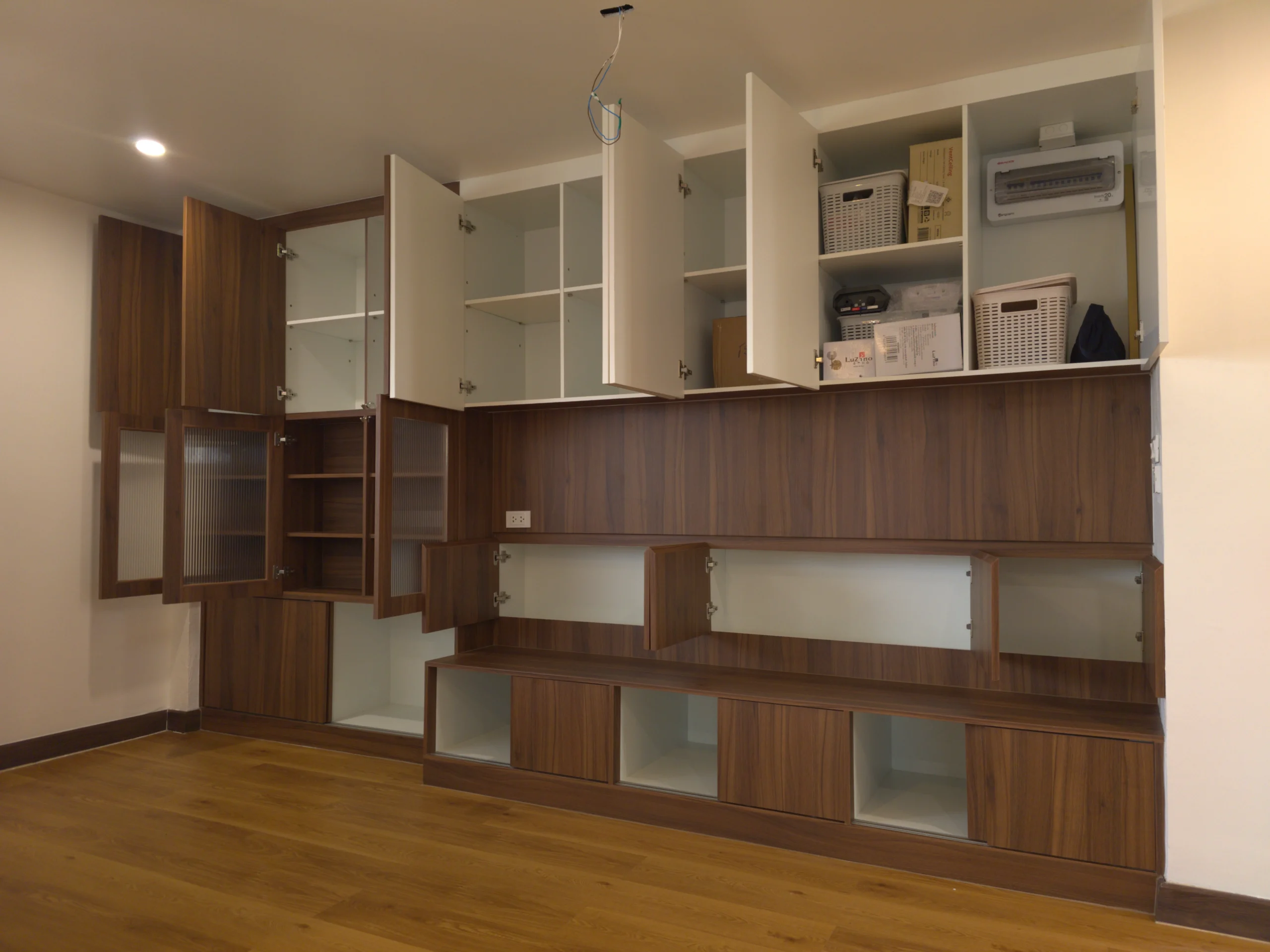 Khun Jason’s Condo – <br> The Essence of Minimal Luxury Living
